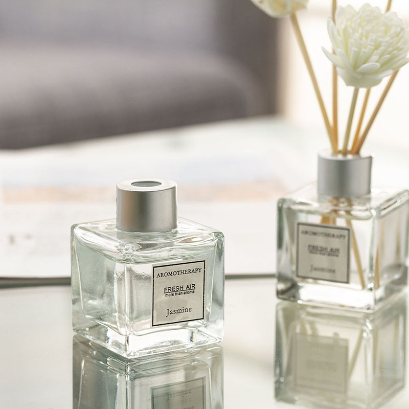 50mlアロマセラピーエッセンシャルオイル、炎を使わないジャ - Home Fragrance London のレビューと価格